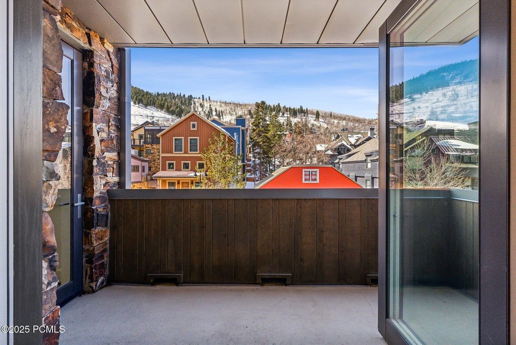 Park City, Utah, 84060, United States, 3 Bedrooms Bedrooms, ,3.5 BathroomsBathrooms,Residential,Forsale,2000242