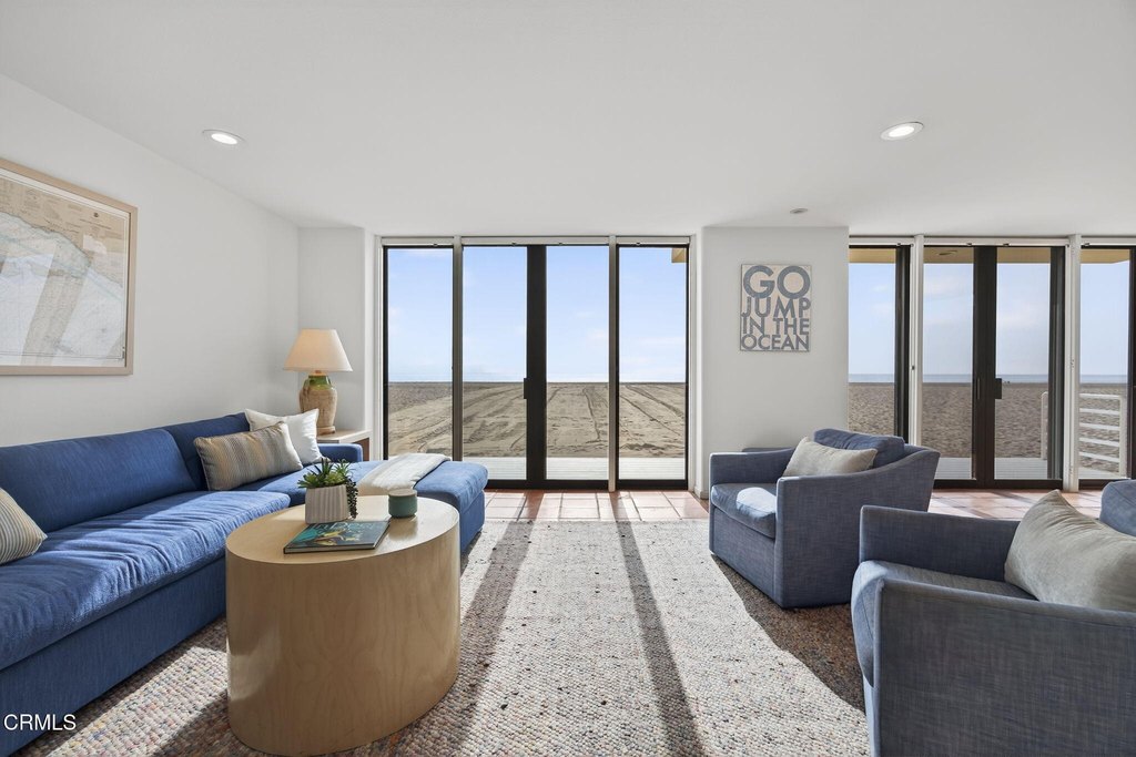 Oxnard, California, 93035, United States, 3 Bedrooms Bedrooms, ,2.5 BathroomsBathrooms,Residential,Forsale,1963619