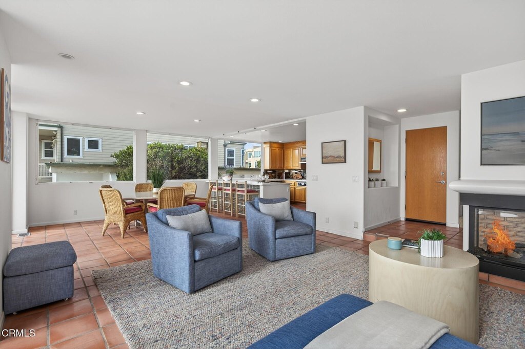 Oxnard, California, 93035, United States, 3 Bedrooms Bedrooms, ,2.5 BathroomsBathrooms,Residential,Forsale,1963619