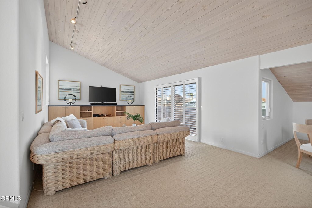 Oxnard, California, 93035, United States, 3 Bedrooms Bedrooms, ,2.5 BathroomsBathrooms,Residential,Forsale,1963619