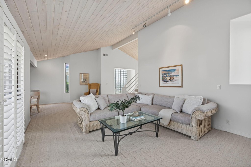 Oxnard, California, 93035, United States, 3 Bedrooms Bedrooms, ,2.5 BathroomsBathrooms,Residential,Forsale,1963619