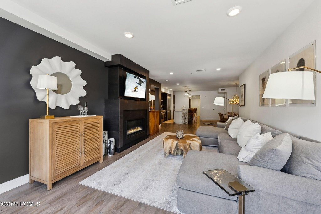 Park City, Utah, 84060, United States, 3 Bedrooms Bedrooms, ,3.5 BathroomsBathrooms,Residential,Forsale,2000242