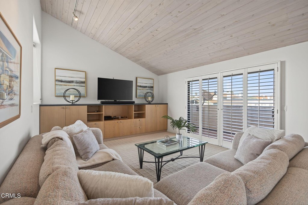 Oxnard, California, 93035, United States, 3 Bedrooms Bedrooms, ,2.5 BathroomsBathrooms,Residential,Forsale,1963619