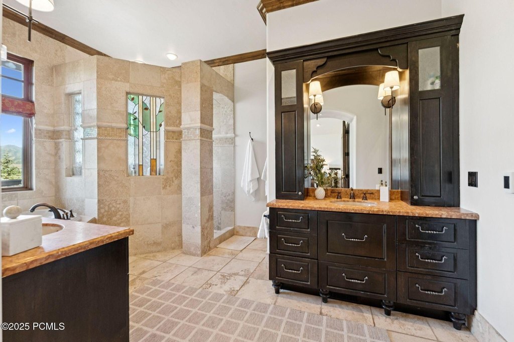 Park City, Utah, 84098, United States, 5 Bedrooms Bedrooms, ,4.5 BathroomsBathrooms,Residential,Forsale,1994165