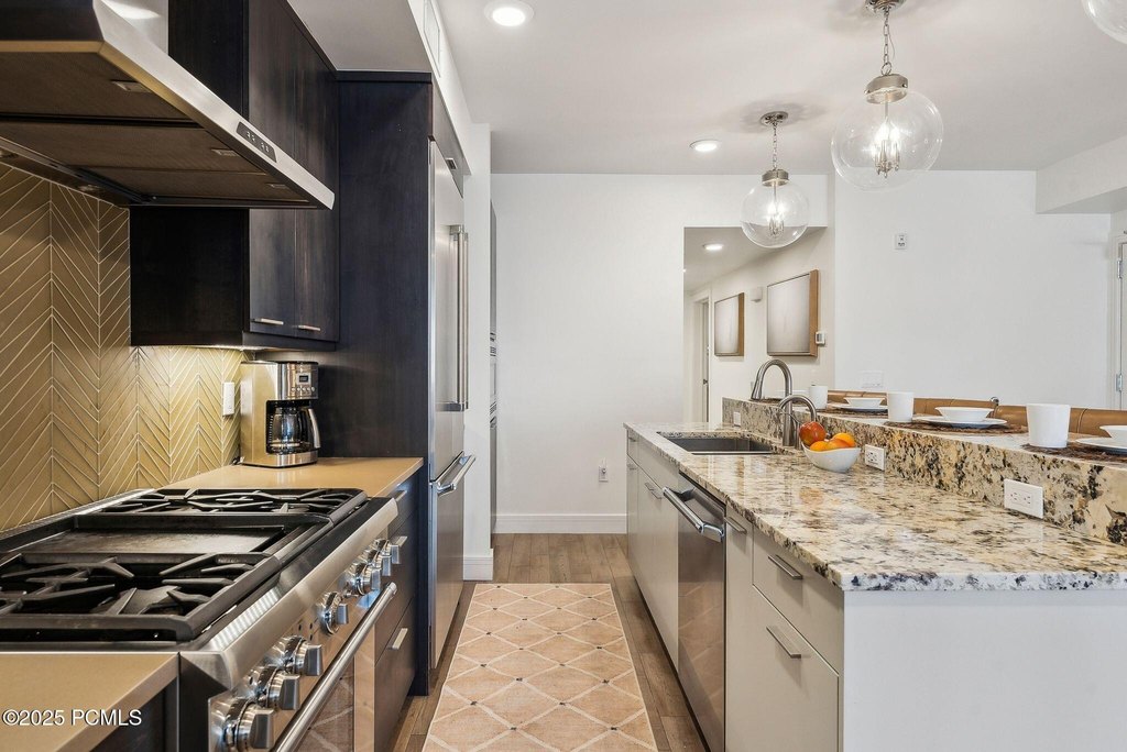 Park City, Utah, 84060, United States, 3 Bedrooms Bedrooms, ,3.5 BathroomsBathrooms,Residential,Forsale,2000242