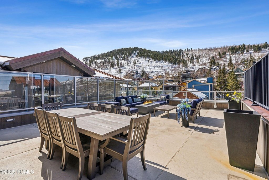Park City, Utah, 84060, United States, 3 Bedrooms Bedrooms, ,3.5 BathroomsBathrooms,Residential,Forsale,2000242