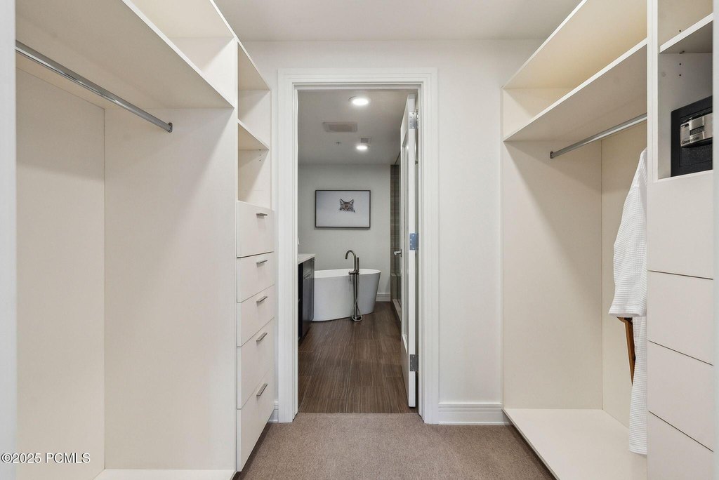 Park City, Utah, 84060, United States, 3 Bedrooms Bedrooms, ,3.5 BathroomsBathrooms,Residential,Forsale,2000242