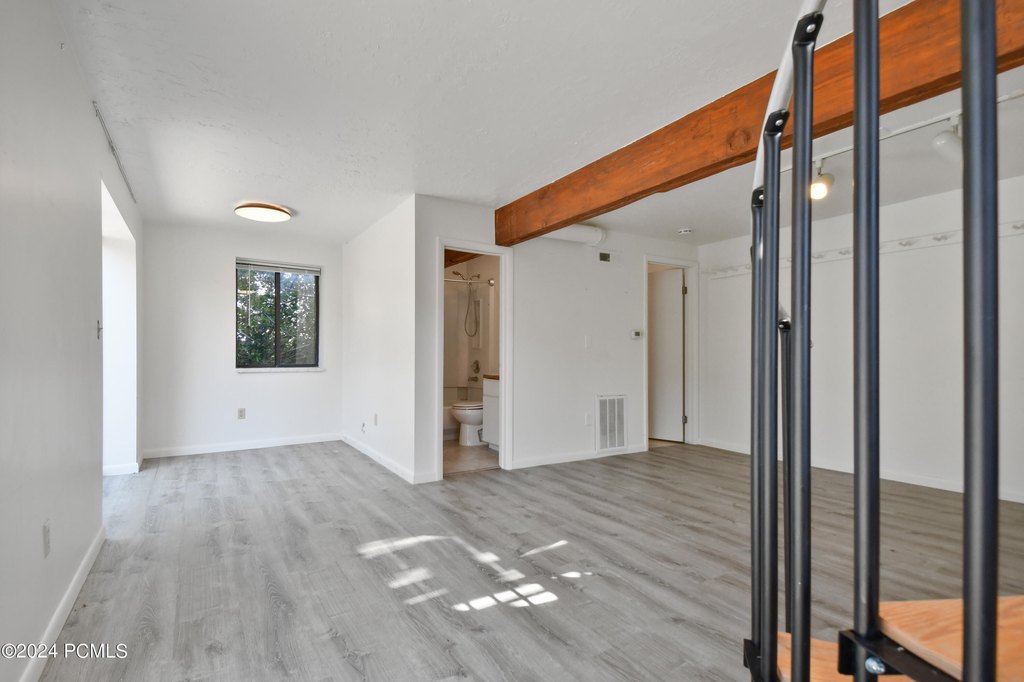 Park City, Utah, 84098, United States, 2 Bedrooms Bedrooms, ,2 BathroomsBathrooms,Residential,Forsale,2004731