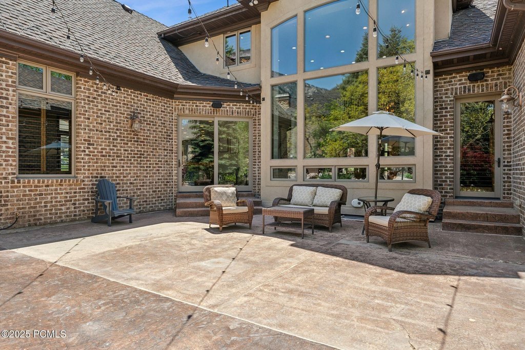 Sandy, Utah, 84092, United States, 7 Bedrooms Bedrooms, ,6.5 BathroomsBathrooms,Residential,Forsale,2004728