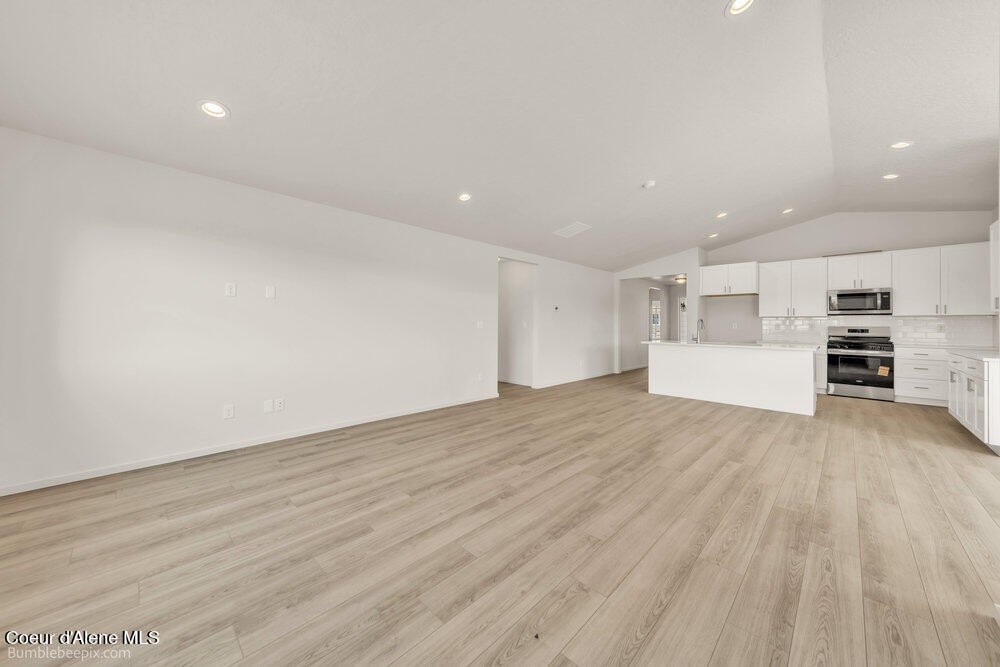 Post Falls, Idaho, 83854, United States, 3 Bedrooms Bedrooms, ,2 BathroomsBathrooms,Residential,Forsale,1984545