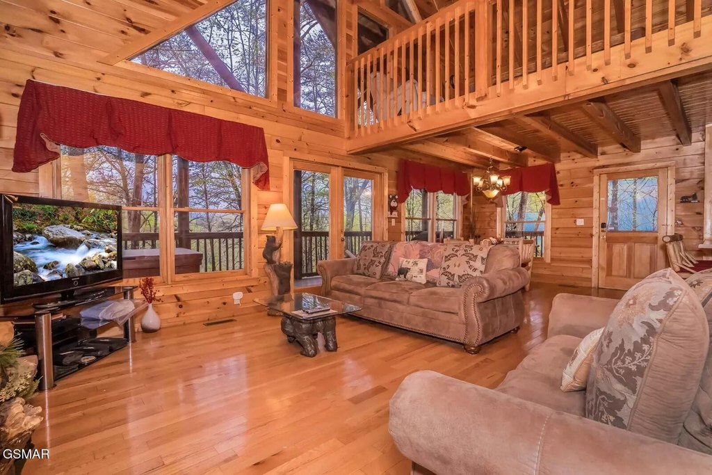 Pigeon Forge, Tennessee, 37863, United States, 2 Bedrooms Bedrooms, ,2 BathroomsBathrooms,Residential,Forsale,1973587