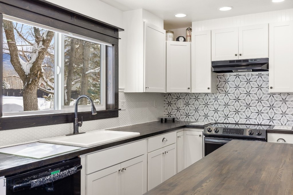 Bozeman, Montana, 59718, United States, 4 Bedrooms Bedrooms, ,2 BathroomsBathrooms,Residential,Forsale,1986976