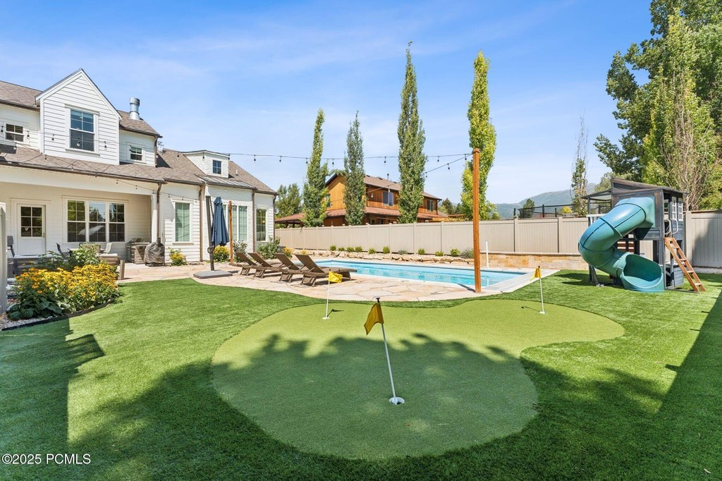 Midway, Utah, 84049, United States, 5 Bedrooms Bedrooms, ,4.5 BathroomsBathrooms,Residential,Forsale,2000237