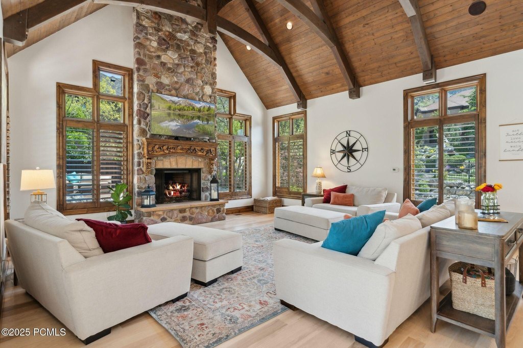 Sandy, Utah, 84092, United States, 7 Bedrooms Bedrooms, ,6.5 BathroomsBathrooms,Residential,Forsale,2004728