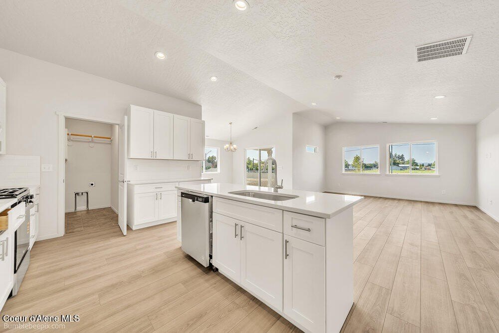 Post Falls, Idaho, 83854, United States, 3 Bedrooms Bedrooms, ,2 BathroomsBathrooms,Residential,Forsale,1984545