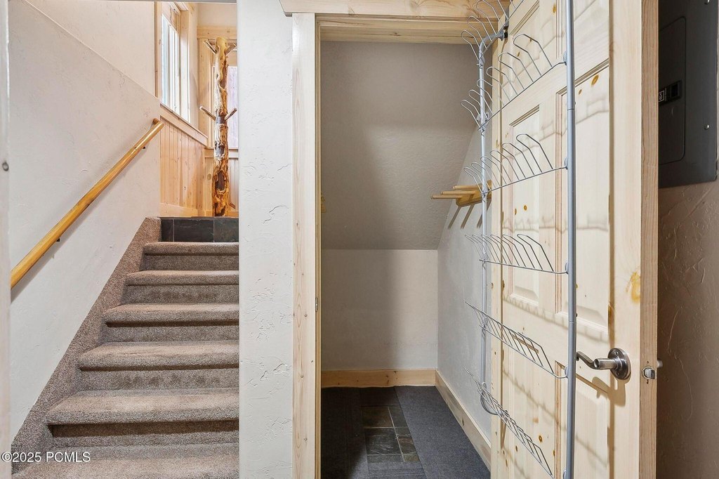 Park City, Utah, 84098, United States, 2 Bedrooms Bedrooms, ,2.5 BathroomsBathrooms,Residential,Forsale,2004732