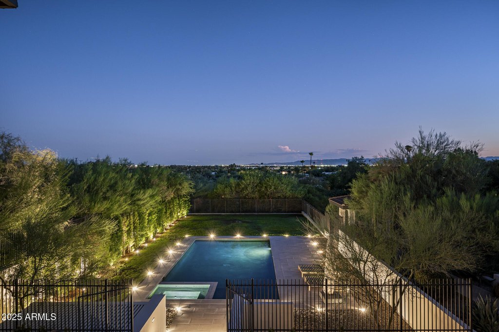 Paradise Valley, Arizona, 85253, United States, 5 Bedrooms Bedrooms, ,7 BathroomsBathrooms,Residential,Forsale,1971066