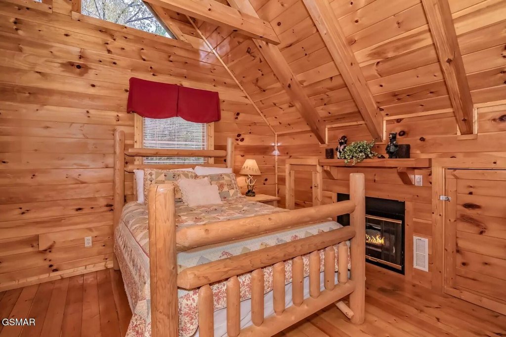 Pigeon Forge, Tennessee, 37863, United States, 2 Bedrooms Bedrooms, ,2 BathroomsBathrooms,Residential,Forsale,1973587