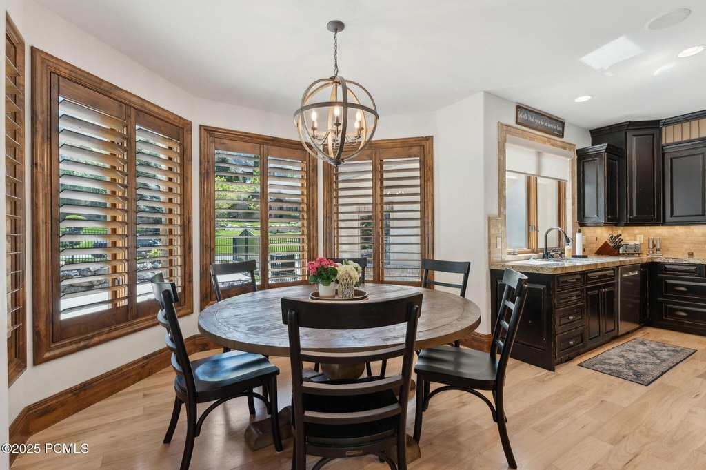 Sandy, Utah, 84092, United States, 7 Bedrooms Bedrooms, ,6.5 BathroomsBathrooms,Residential,Forsale,2004728