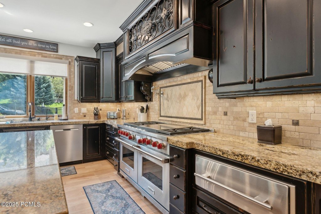 Sandy, Utah, 84092, United States, 7 Bedrooms Bedrooms, ,6.5 BathroomsBathrooms,Residential,Forsale,2004728