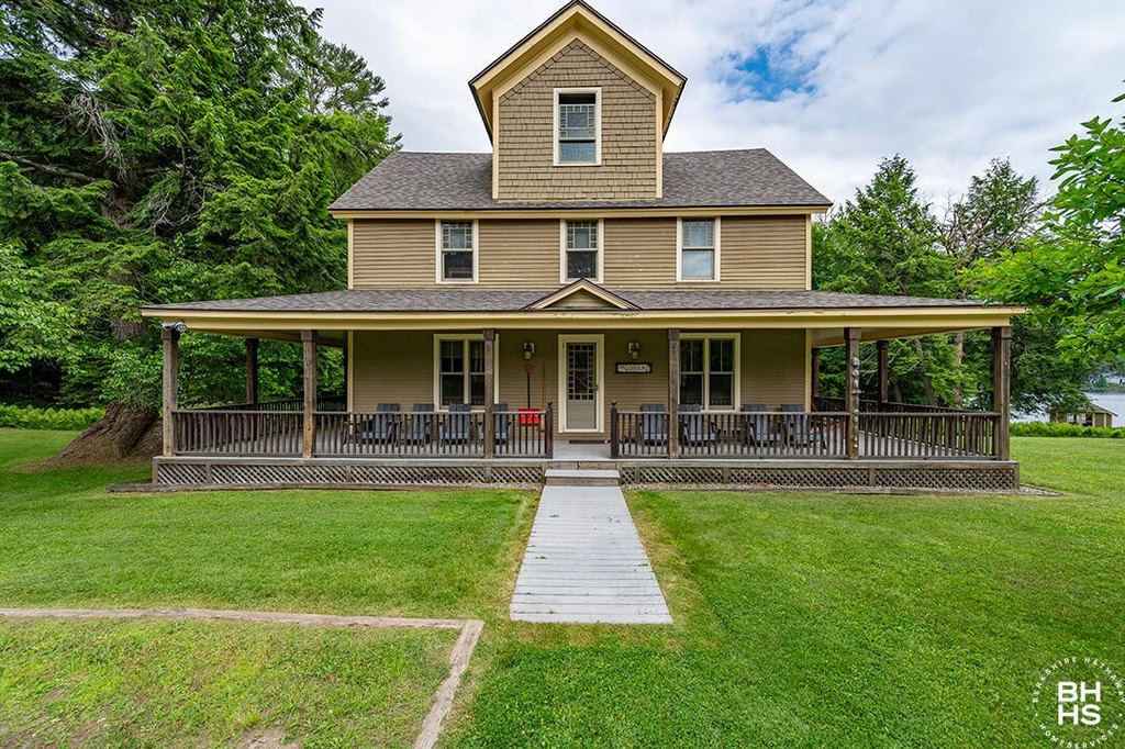 Saranac Lake, New York, 12983, United States, 6 Bedrooms Bedrooms, ,5.5 BathroomsBathrooms,Residential,Forsale,1953155
