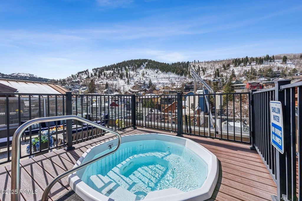 Park City, Utah, 84060, United States, 3 Bedrooms Bedrooms, ,3.5 BathroomsBathrooms,Residential,Forsale,2000242