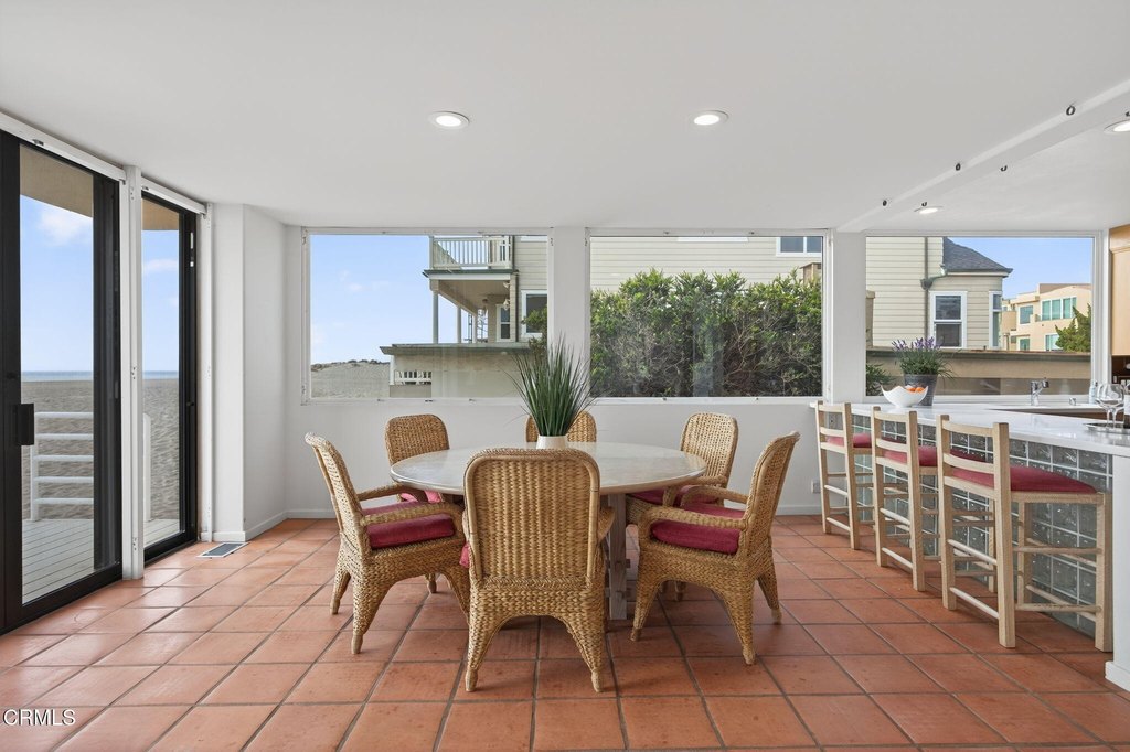 Oxnard, California, 93035, United States, 3 Bedrooms Bedrooms, ,2.5 BathroomsBathrooms,Residential,Forsale,1963619