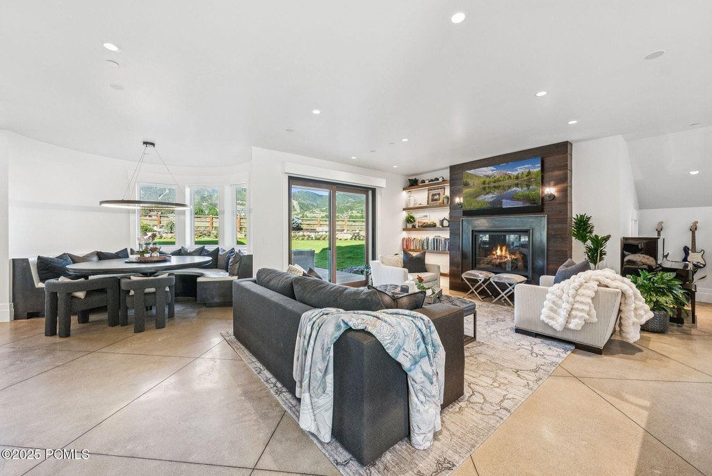 Park City, Utah, 84098, United States, 6 Bedrooms Bedrooms, ,7.5 BathroomsBathrooms,Residential,Forsale,2000234