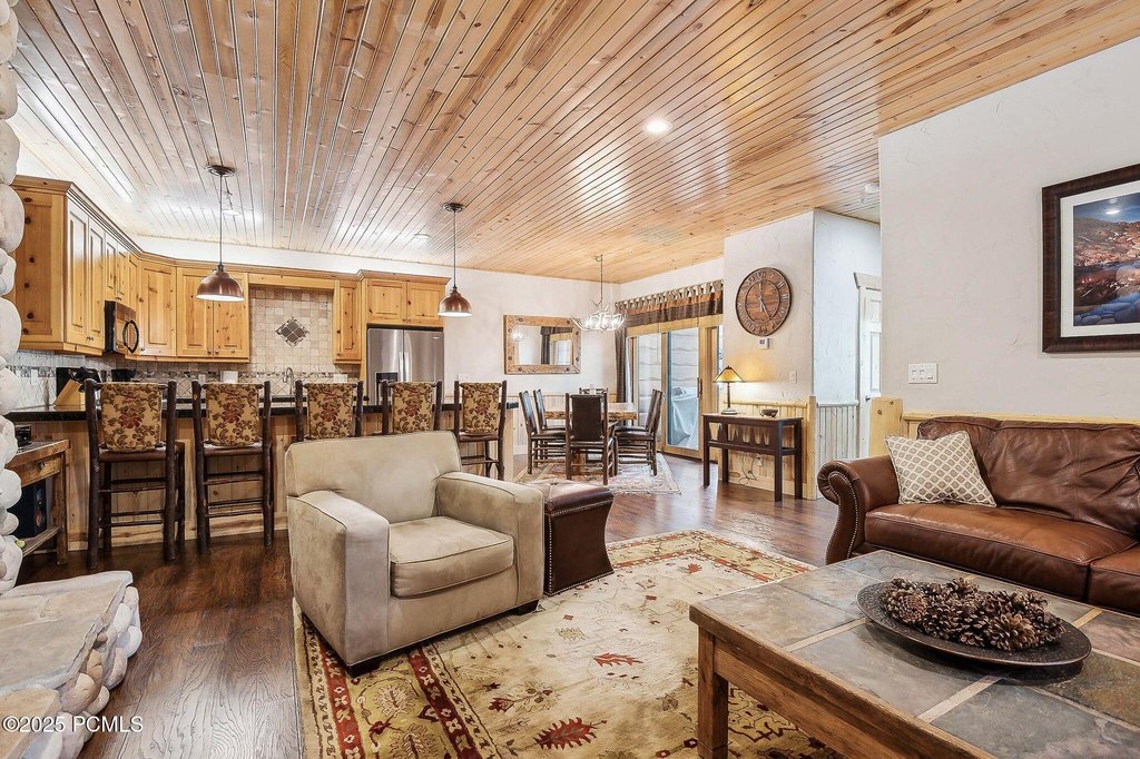 Park City, Utah, 84098, United States, 2 Bedrooms Bedrooms, ,2.5 BathroomsBathrooms,Residential,Forsale,2004732