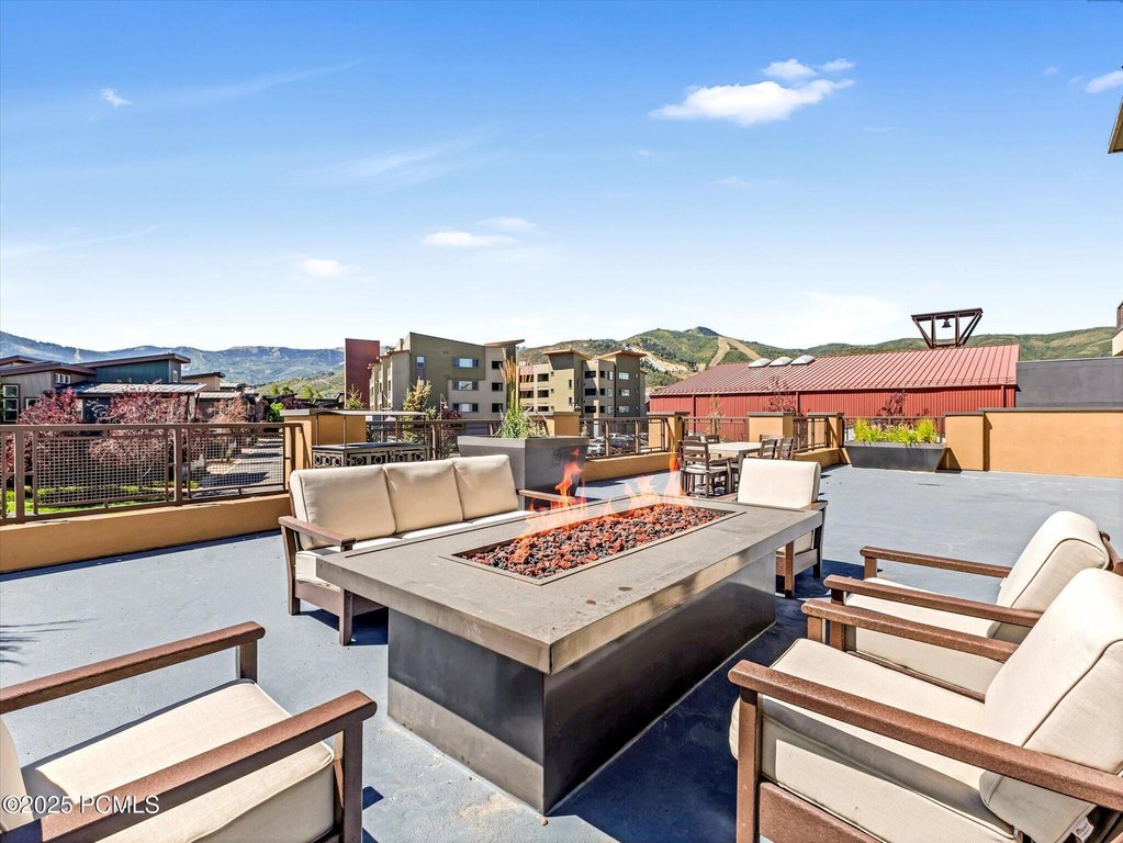 Park City, Utah, 84098, United States, 2 Bedrooms Bedrooms, ,2 BathroomsBathrooms,Residential,Forsale,2000239