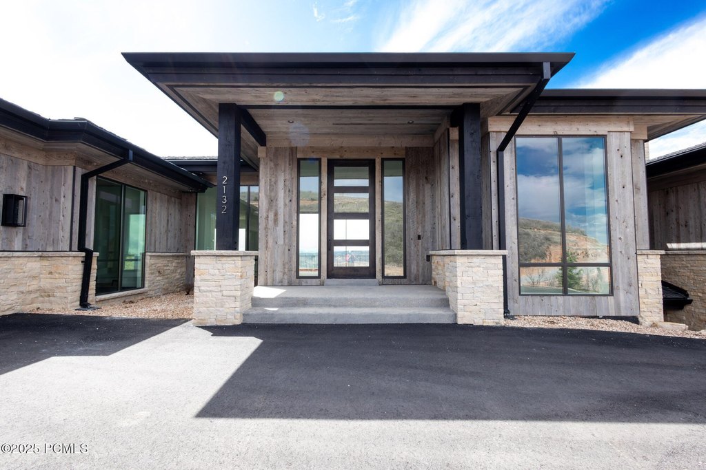 Hideout, Utah, 84036, United States, 5 Bedrooms Bedrooms, ,4.5 BathroomsBathrooms,Residential,Forsale,2004200