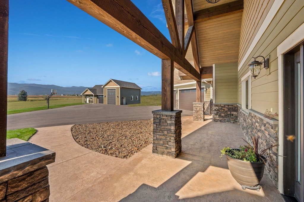 Kalispell, Montana, 59901, United States, 6 Bedrooms Bedrooms, ,4.5 BathroomsBathrooms,Residential,Forsale,1986949