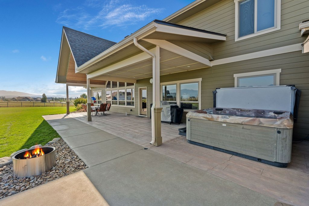 Kalispell, Montana, 59901, United States, 6 Bedrooms Bedrooms, ,4.5 BathroomsBathrooms,Residential,Forsale,1986949