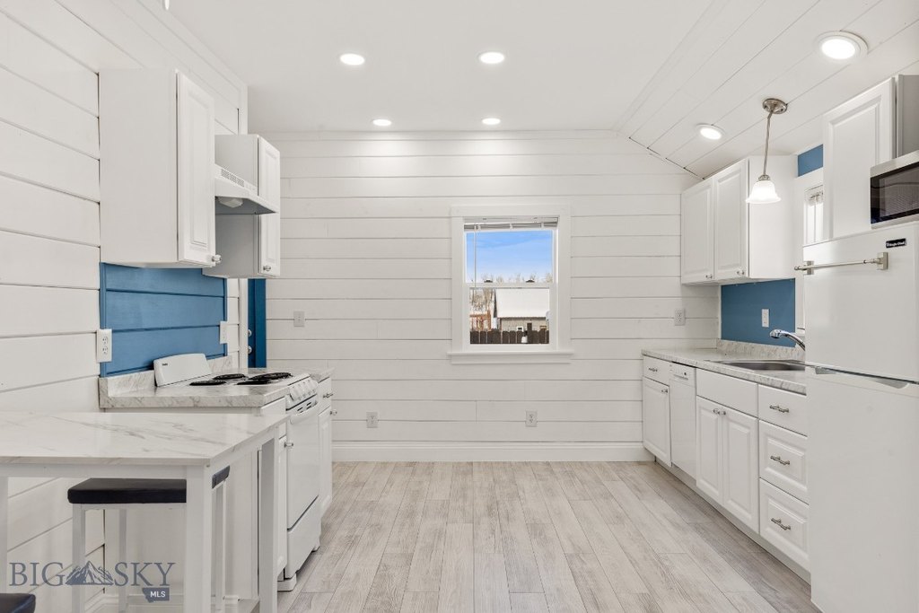 Bozeman, Montana, 59718, United States, 4 Bedrooms Bedrooms, ,2 BathroomsBathrooms,Residential,Forsale,1986976