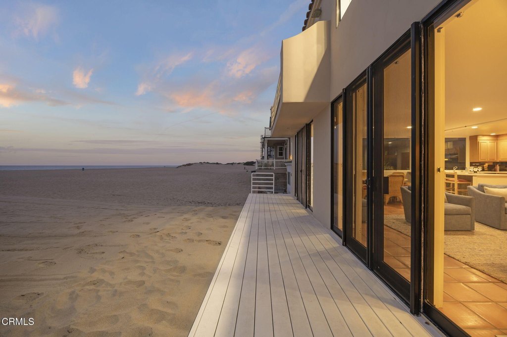 Oxnard, California, 93035, United States, 3 Bedrooms Bedrooms, ,2.5 BathroomsBathrooms,Residential,Forsale,1963619