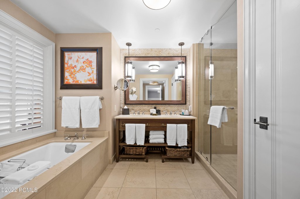 Park City, Utah, 84060, United States, 3 Bedrooms Bedrooms, ,3.5 BathroomsBathrooms,Residential,Forsale,2000243