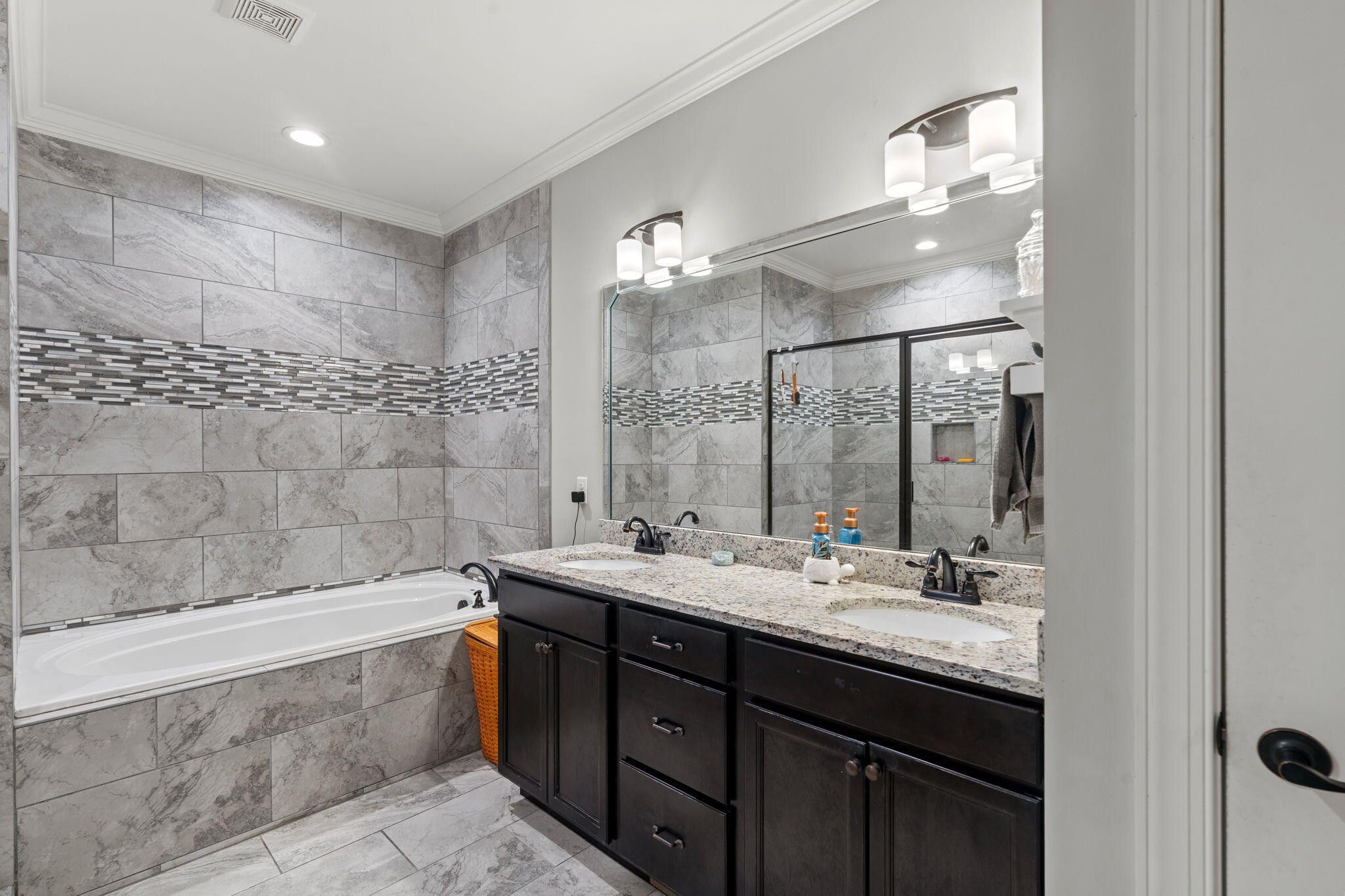 Ooltewah, Tennessee, 37363, United States, 4 Bedrooms Bedrooms, ,3 BathroomsBathrooms,Residential,Forsale,1963568