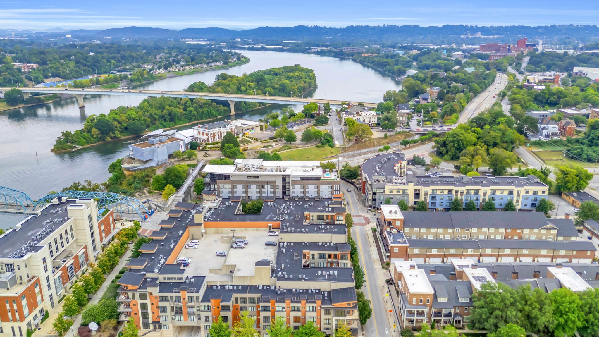 Chattanooga, Tennessee, 37403, United States, 2 Bedrooms Bedrooms, ,2.5 BathroomsBathrooms,Residential,Forsale,1963576