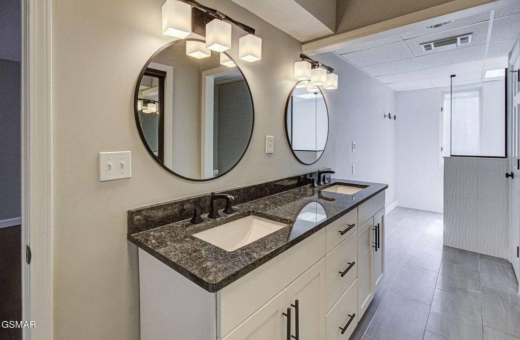 Gatlinburg, Tennessee, 37738, United States, 3 Bedrooms Bedrooms, ,2.5 BathroomsBathrooms,Residential,Forsale,1973591