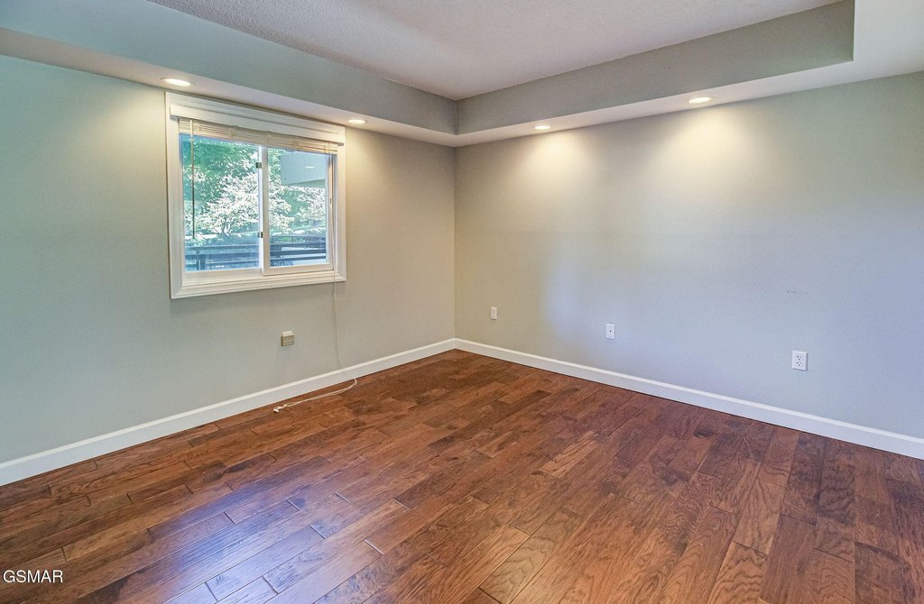 Gatlinburg, Tennessee, 37738, United States, 3 Bedrooms Bedrooms, ,2.5 BathroomsBathrooms,Residential,Forsale,1973591