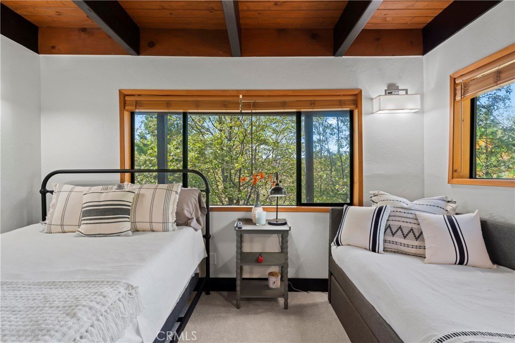 Lake Arrowhead, California, 92352, United States, 4 Bedrooms Bedrooms, ,3.5 BathroomsBathrooms,Residential,Forsale,1971041