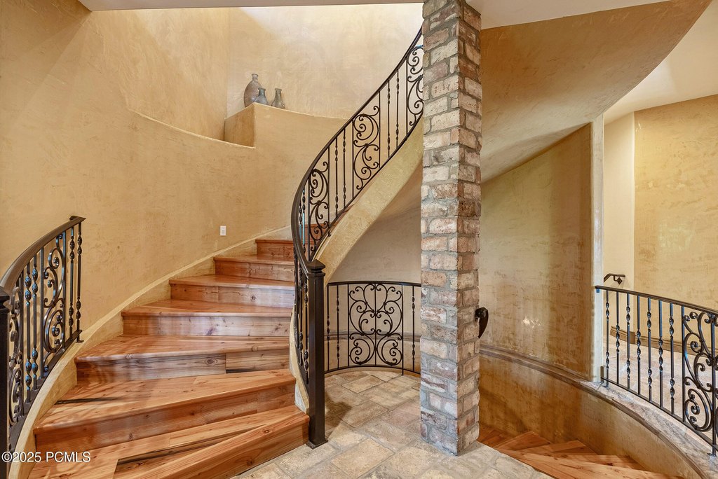 Hideout, Utah, 84036, United States, 5 Bedrooms Bedrooms, ,5.5 BathroomsBathrooms,Residential,Forsale,1994176