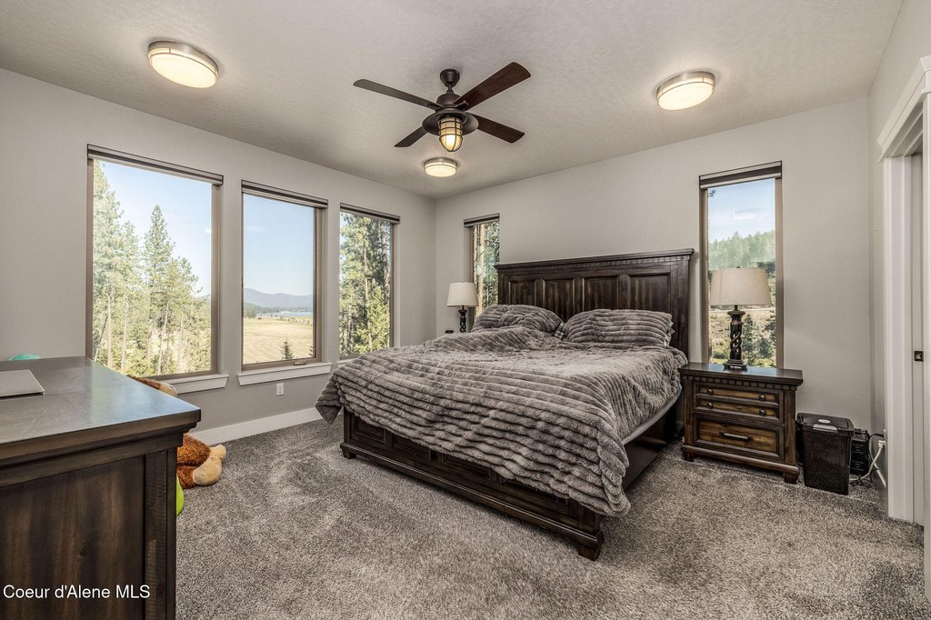 Coeur d'Alene, Idaho, 83814, United States, 4 Bedrooms Bedrooms, ,3 BathroomsBathrooms,Residential,Forsale,1984580