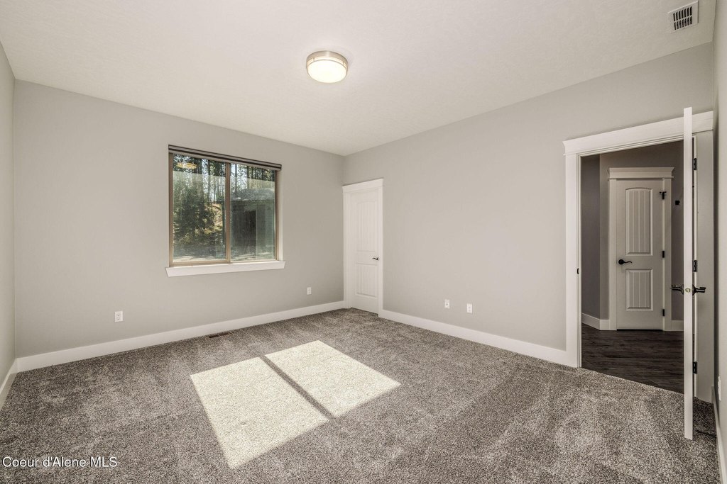 Coeur d'Alene, Idaho, 83814, United States, 4 Bedrooms Bedrooms, ,3 BathroomsBathrooms,Residential,Forsale,1984580