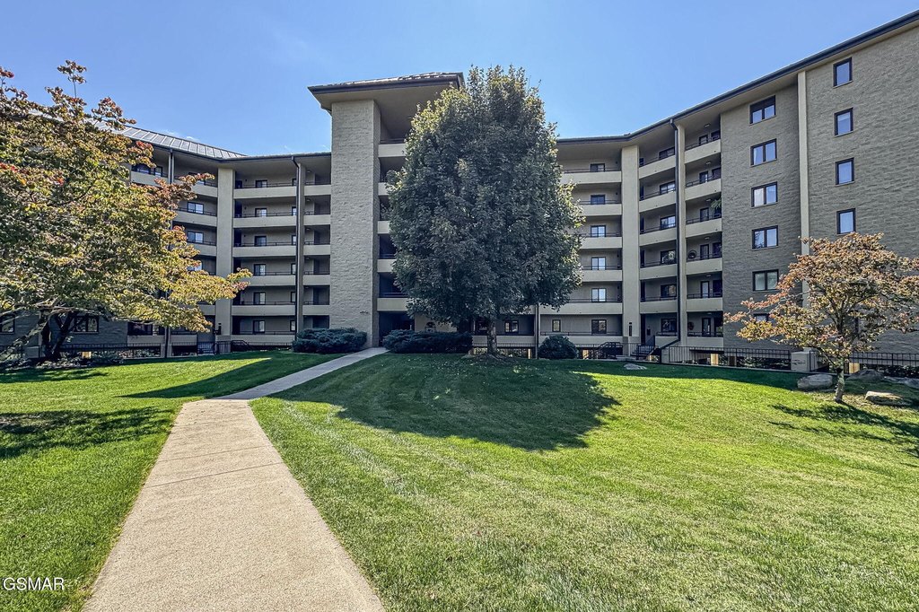 Gatlinburg, Tennessee, 37738, United States, 3 Bedrooms Bedrooms, ,2.5 BathroomsBathrooms,Residential,Forsale,1973591