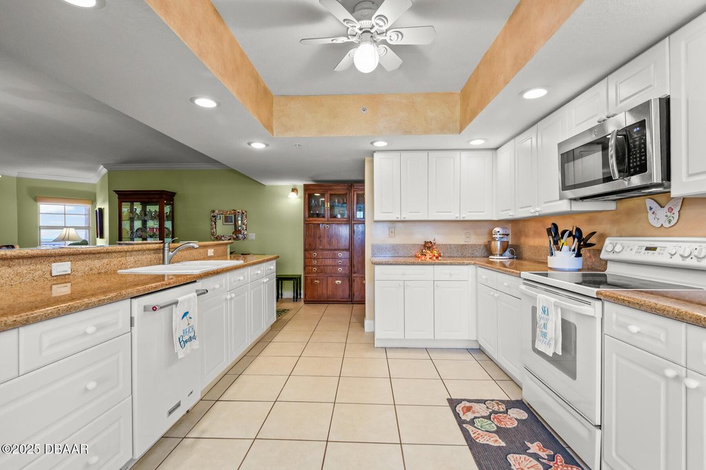 Daytona Beach Shores, Florida, 32118, United States, 3 Bedrooms Bedrooms, ,3 BathroomsBathrooms,Residential,Forsale,1990164