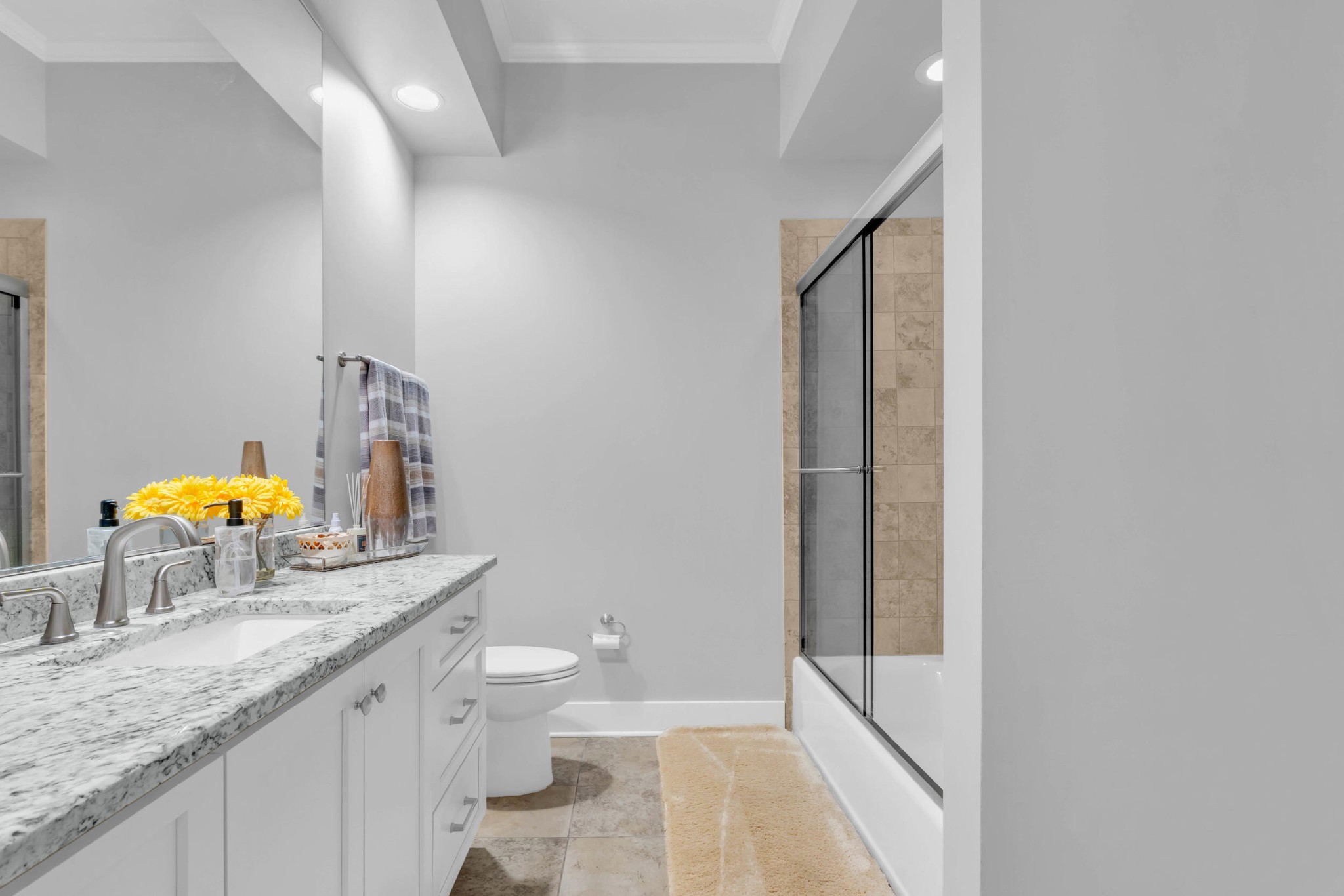 Chattanooga, Tennessee, 37403, United States, 2 Bedrooms Bedrooms, ,2.5 BathroomsBathrooms,Residential,Forsale,1963576