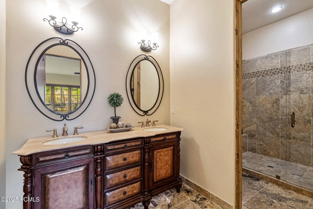 Hideout, Utah, 84036, United States, 5 Bedrooms Bedrooms, ,5.5 BathroomsBathrooms,Residential,Forsale,1994176