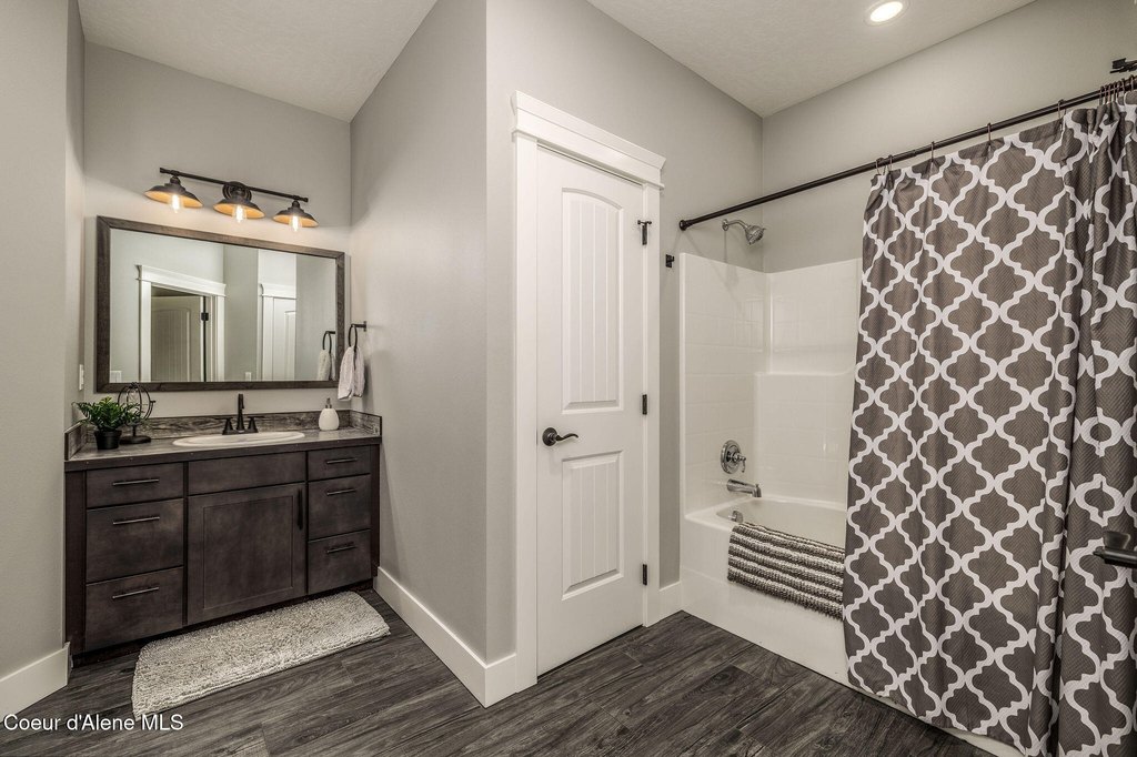 Coeur d'Alene, Idaho, 83814, United States, 4 Bedrooms Bedrooms, ,3 BathroomsBathrooms,Residential,Forsale,1984580