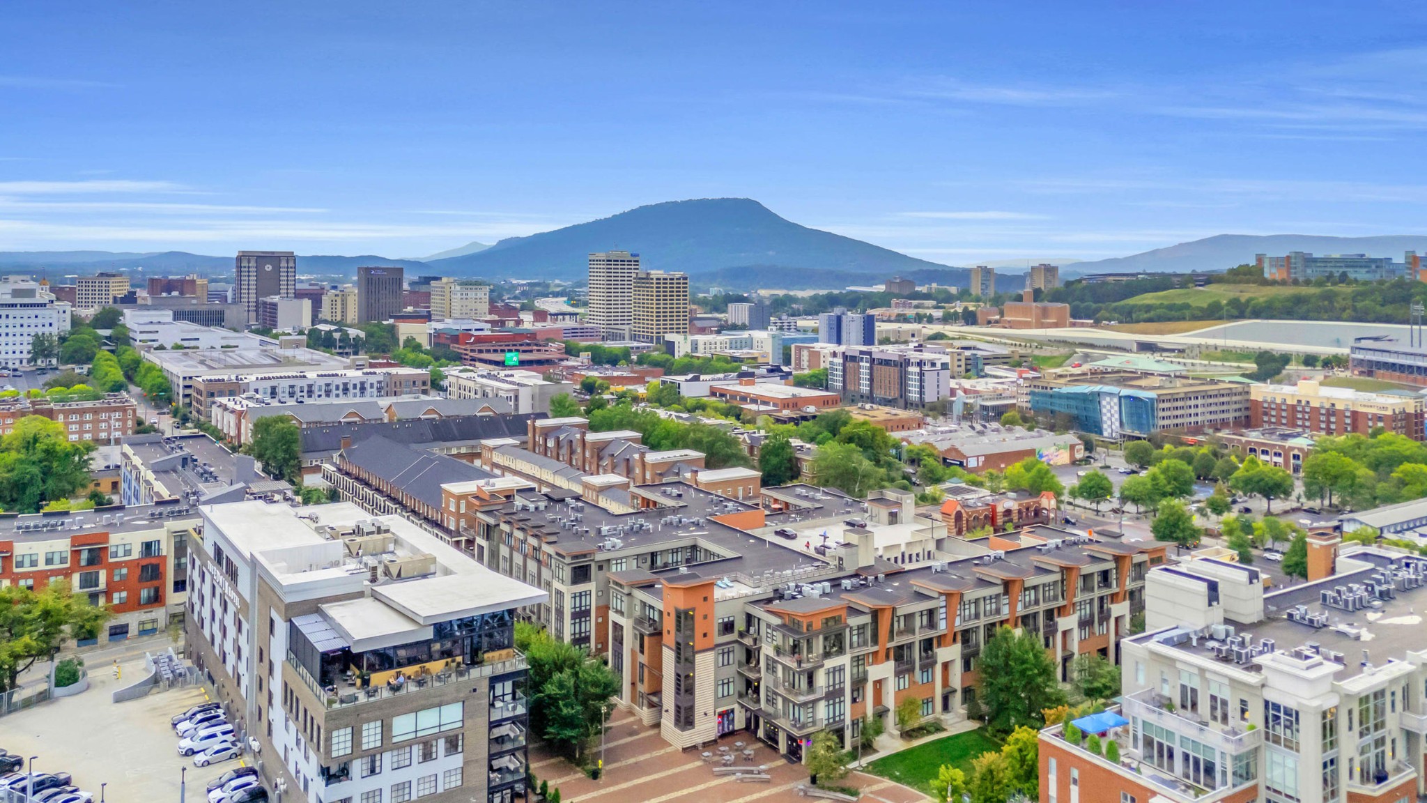 Chattanooga, Tennessee, 37403, United States, 2 Bedrooms Bedrooms, ,2.5 BathroomsBathrooms,Residential,Forsale,1963576